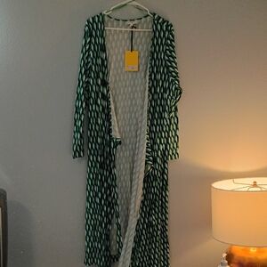 Diane Von Furstenberg Green and Black Patterned Wrap Dress
